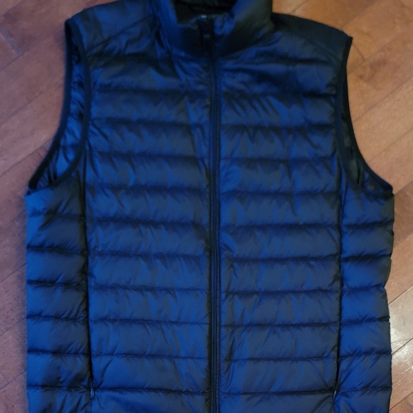 ULTRA LIGHT DOWN VEST - Picture 1 of 3